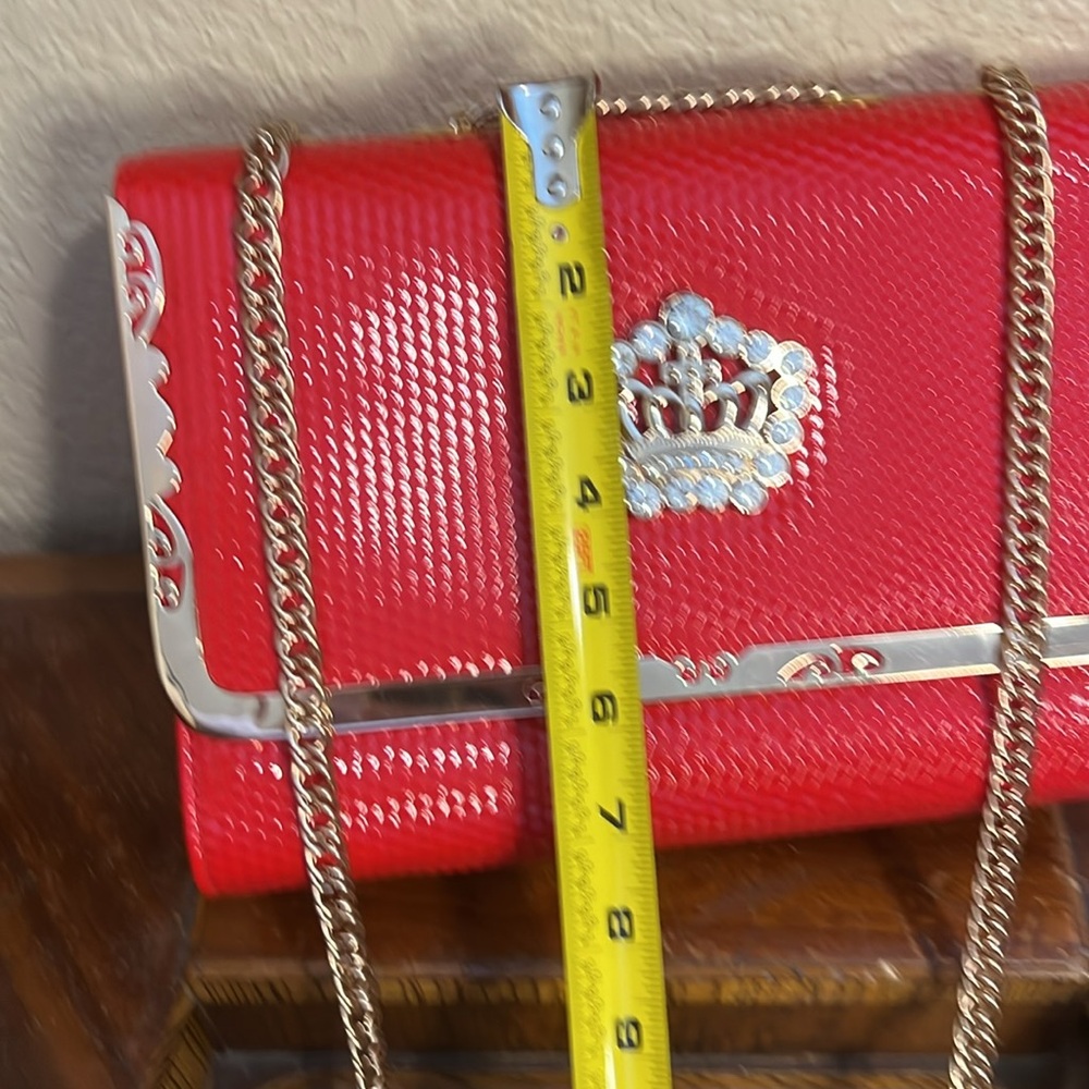 🔥Red and Gold/Silver Clutch with Chain Strap and Queen Crown Emblem BNWOT - Picture 3 of 7